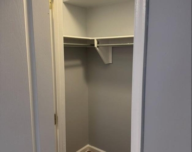 612 Eastern Avenue Ne - Photo Thumbnail 4
