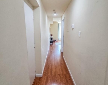 207 R Street Nw - Photo Thumbnail 3