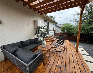 2901 Glen Rae St - Photo Thumbnail 32