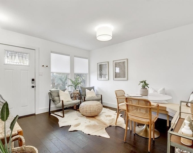 2901 Glen Rae St - Photo Thumbnail 10