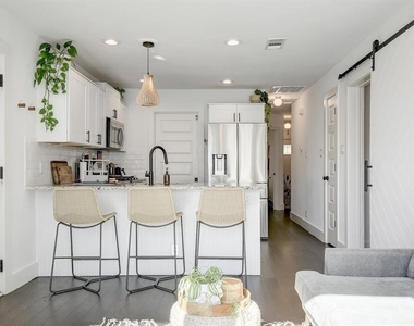 2901 Glen Rae St - Photo Thumbnail 3