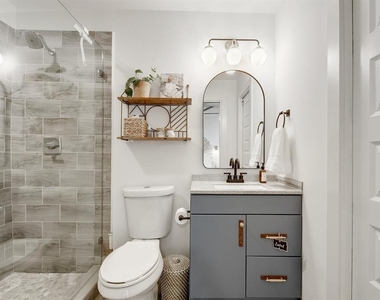 2901 Glen Rae St - Photo Thumbnail 17