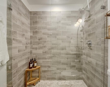 2901 Glen Rae St - Photo Thumbnail 18