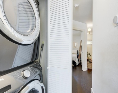 2901 Glen Rae St - Photo Thumbnail 29