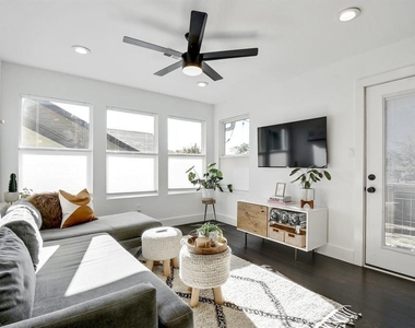 2901 Glen Rae St - Photo Thumbnail 6