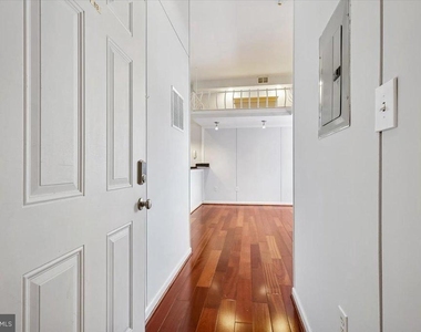 1125 12th Street Nw - Photo Thumbnail 2