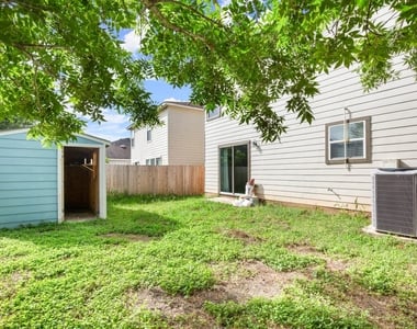 6704 Walkup Ln - Photo Thumbnail 7