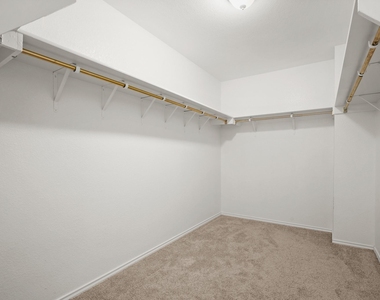 6704 Walkup Ln - Photo Thumbnail 5
