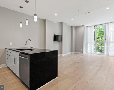 4424 Georgia Avenue Nw - Photo Thumbnail 3