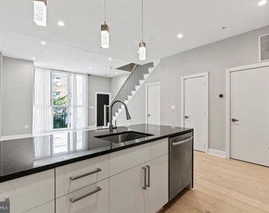 4424 Georgia Avenue Nw - Photo Thumbnail 2