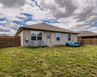 192 James Adkins Dr - Photo Thumbnail 24
