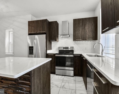 24 Rhode Island Avenue Ne - Photo Thumbnail 3