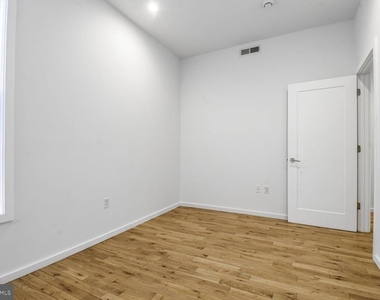 24 Rhode Island Avenue Ne - Photo Thumbnail 12