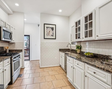 13 R Street Ne - Photo Thumbnail 12