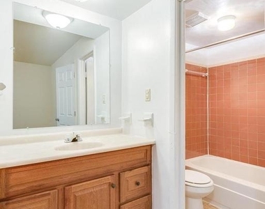 5344 C Street Se - Photo Thumbnail 7