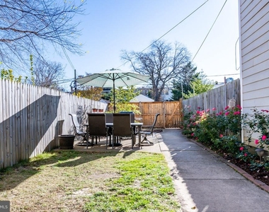 1815 E East Capitol Street Se - Photo Thumbnail 1