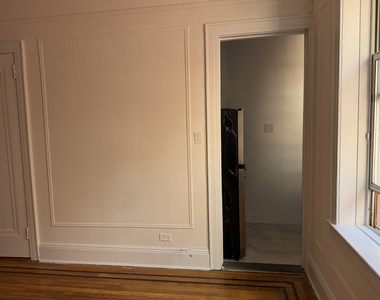 31-15 21st Avenue - Photo Thumbnail 10
