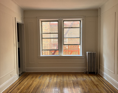 31-15 21st Avenue - Photo Thumbnail 2