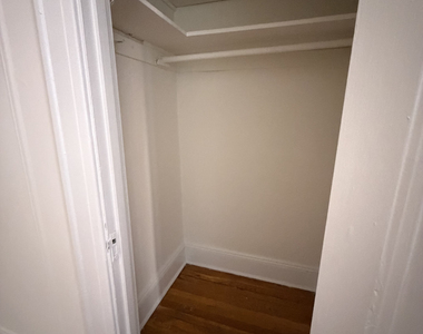 31-15 21st Avenue - Photo Thumbnail 4