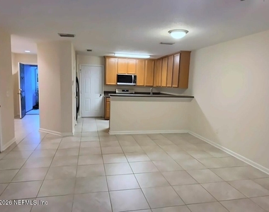 805 N Black Cherry Drive - Photo Thumbnail 3