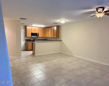 805 N Black Cherry Drive - Photo Thumbnail 2