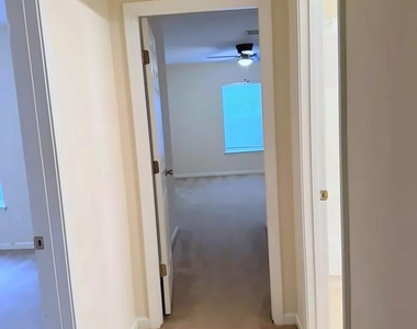 805 N Black Cherry Drive - Photo Thumbnail 9