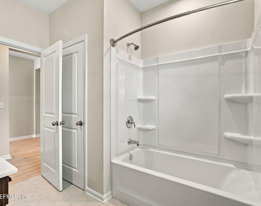 136 Holly Creek Drive - Photo Thumbnail 41