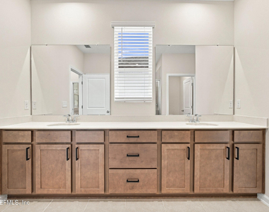 136 Holly Creek Drive - Photo Thumbnail 109