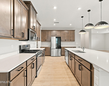 136 Holly Creek Drive - Photo Thumbnail 36