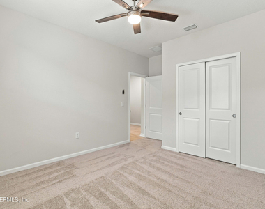 136 Holly Creek Drive - Photo Thumbnail 32