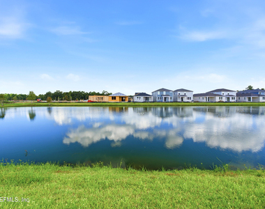 136 Holly Creek Drive - Photo Thumbnail 5
