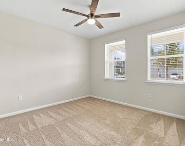 136 Holly Creek Drive - Photo Thumbnail 35