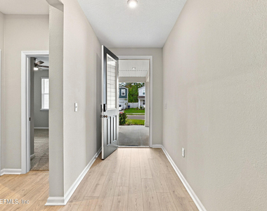 136 Holly Creek Drive - Photo Thumbnail 21