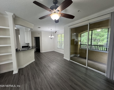 8539 Gate Parkway W - Photo Thumbnail 4