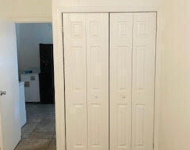 1032 St Clair Street - Photo Thumbnail 8