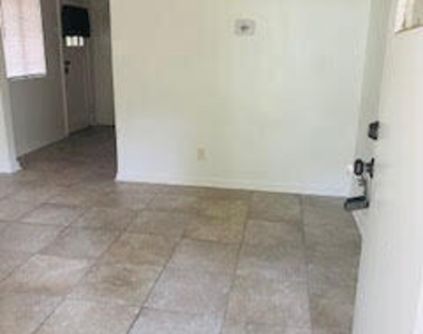1032 St Clair Street - Photo Thumbnail 3