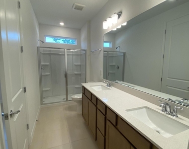 1812 Mickey Way - Photo Thumbnail 4