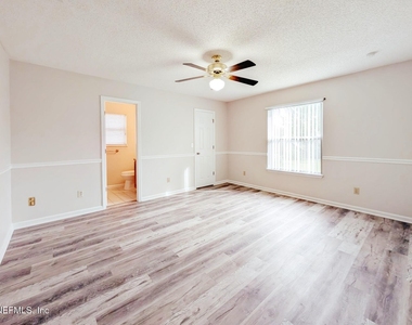 4483 Cobblefield Circle E - Photo Thumbnail 6