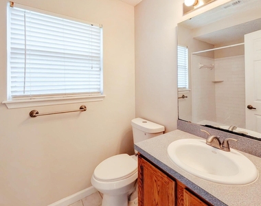 4483 Cobblefield Circle E - Photo Thumbnail 7