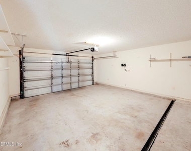 4483 Cobblefield Circle E - Photo Thumbnail 13