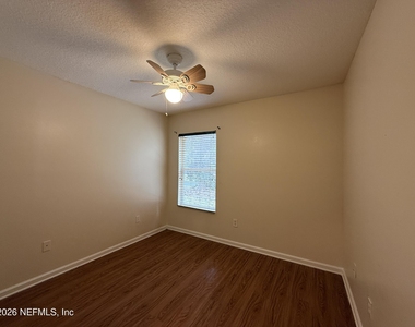 1800 Green Springs Circle - Photo Thumbnail 23