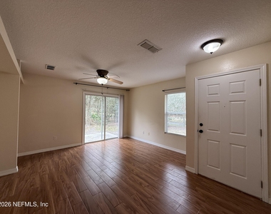 1800 Green Springs Circle - Photo Thumbnail 10