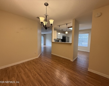1800 Green Springs Circle - Photo Thumbnail 8