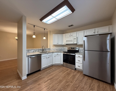 1800 Green Springs Circle - Photo Thumbnail 6