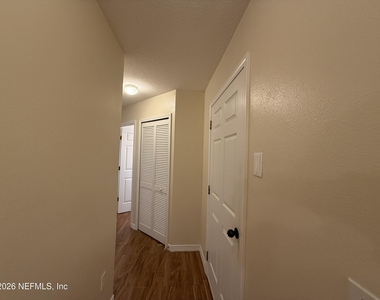 1800 Green Springs Circle - Photo Thumbnail 20