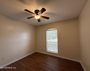 1800 Green Springs Circle - Photo Thumbnail 13