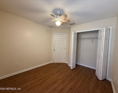 1800 Green Springs Circle - Photo Thumbnail 24