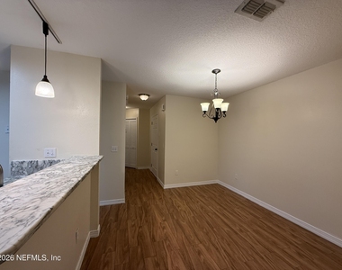 1800 Green Springs Circle - Photo Thumbnail 9