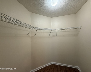 1800 Green Springs Circle - Photo Thumbnail 18
