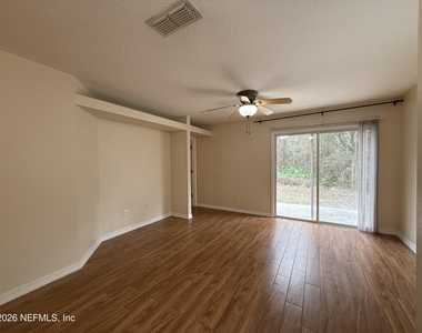 1800 Green Springs Circle - Photo Thumbnail 12